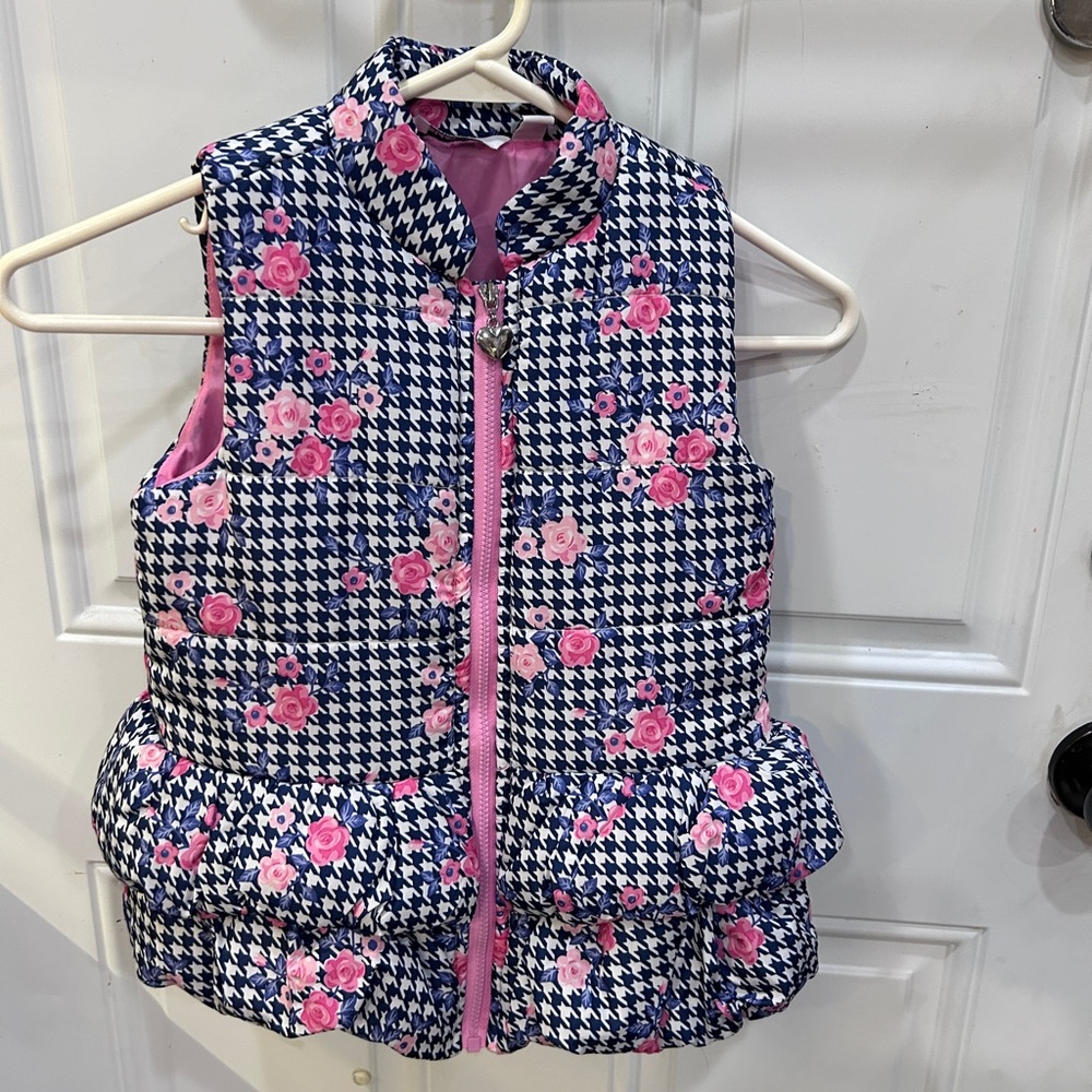 Gingham/houndstooth flower puffy vest